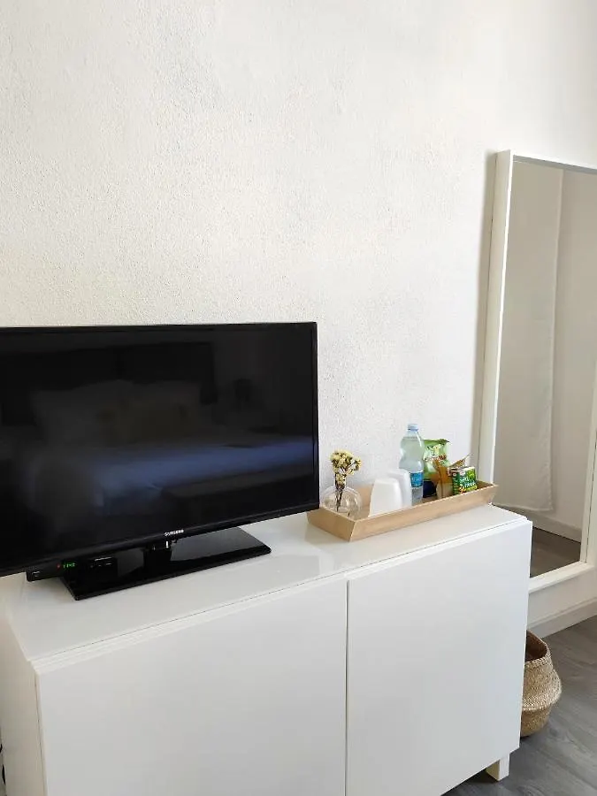 كوارتو سانتيلينا Hibiscus Comfort Stay إيطاليا