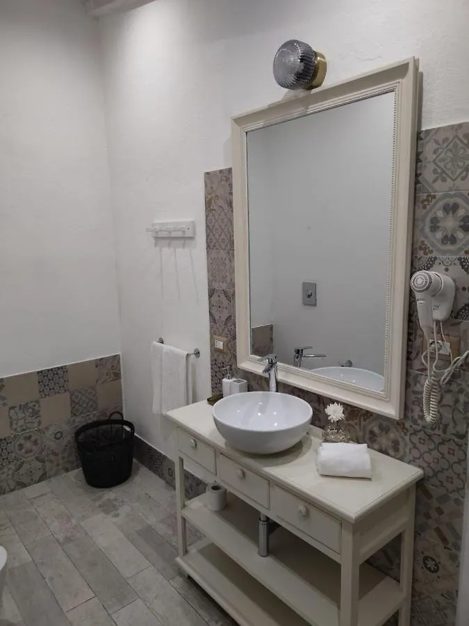 كوارتو سانتيلينا Hibiscus Comfort Stay إيطاليا
