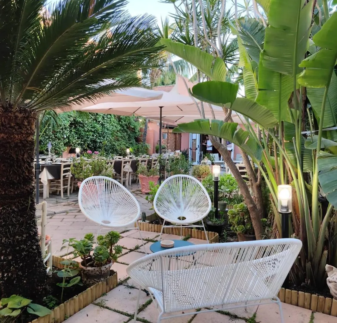فندق مبيت وإفطار كوارتو سانتيلينا Hibiscus Comfort Stay